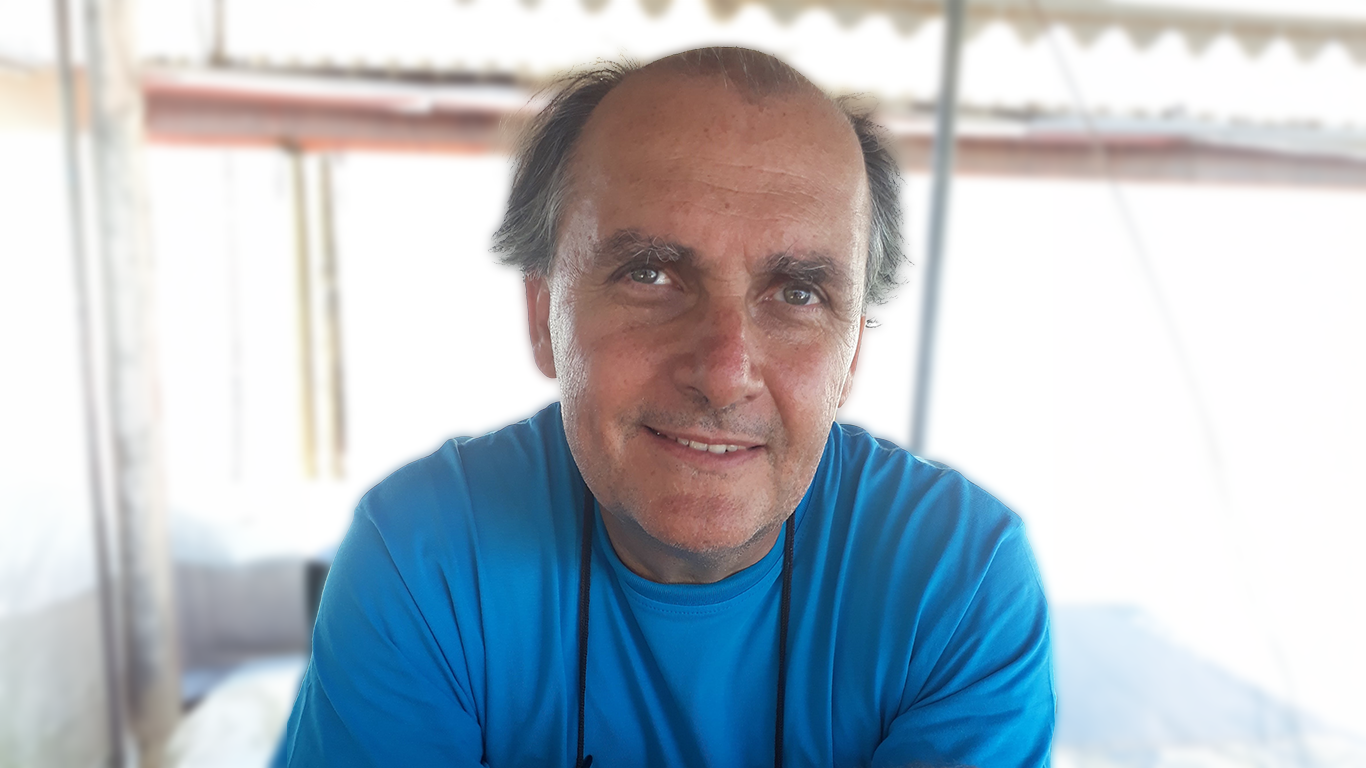 Com mais de três décadas dedicadas à otimização matemática, o pesquisador relembra seu início no mercado de trabalho, a fundação do grupo e a importância de preparar o terreno para a renovação da ciência.